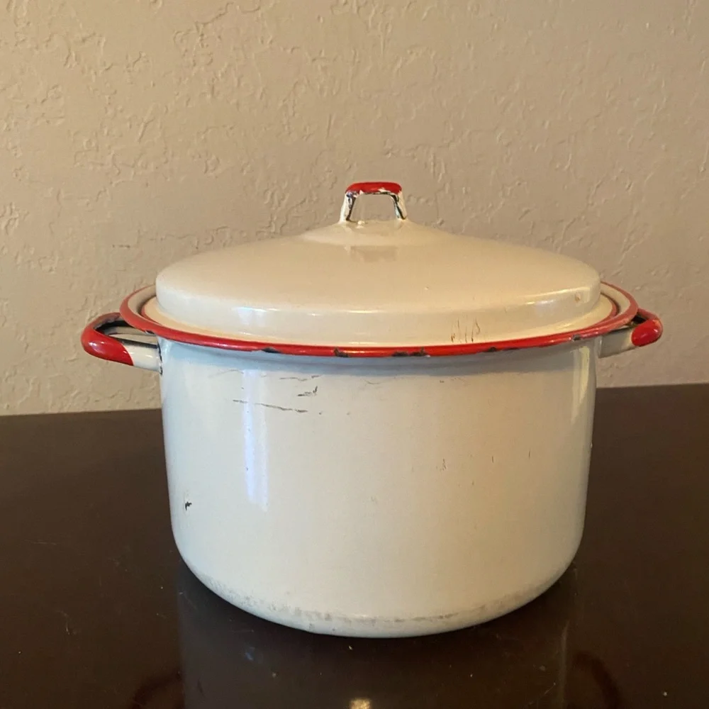 Antique 1920’s Large White Enamel Pot Red Trim Great Antique Vintage Condition